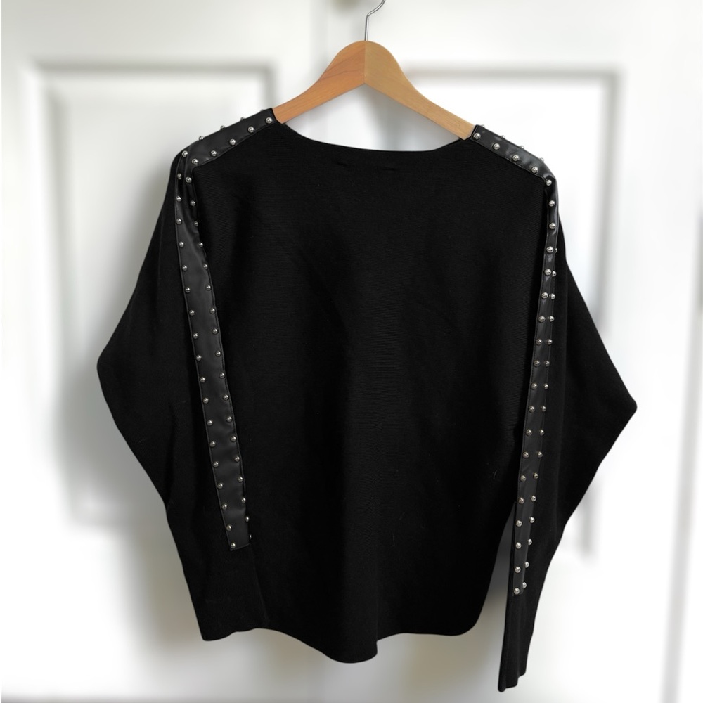 Sioni Milano Black Sweater Leather Straps with metallic detailing